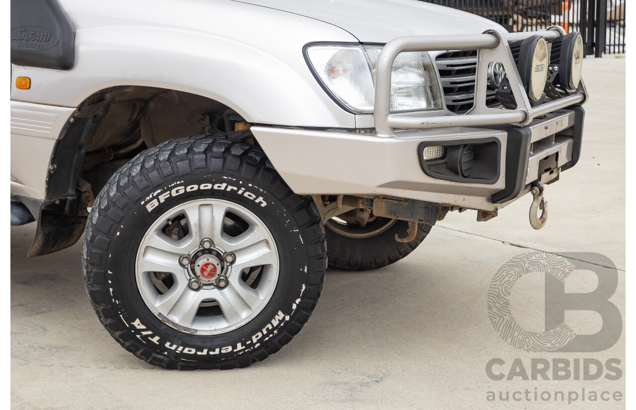 2/2004 Toyota Landcruiser Sahara (4x4) UZJ100R 4d Wagon Warm Silver Metallic V8 4.7L