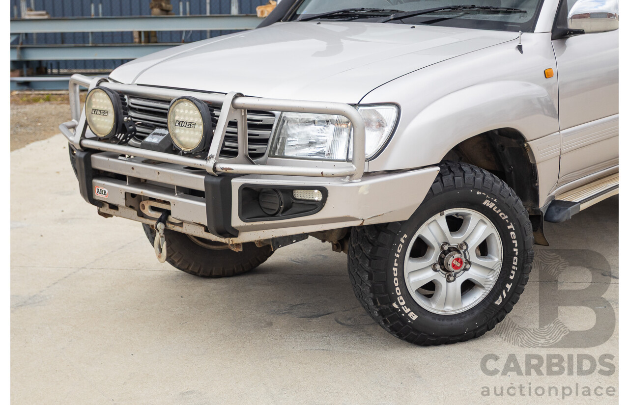 2/2004 Toyota Landcruiser Sahara (4x4) UZJ100R 4d Wagon Warm Silver Metallic V8 4.7L