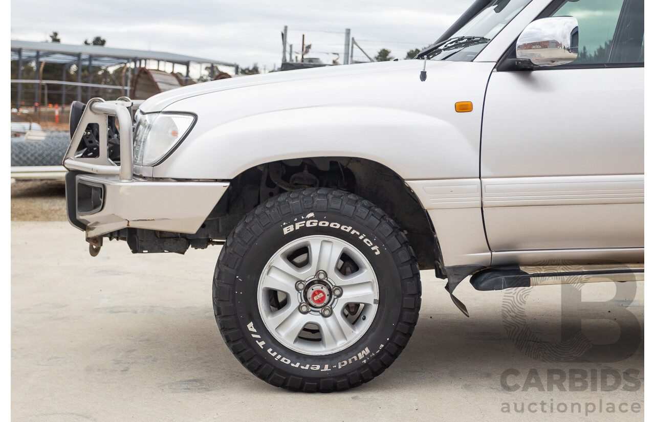 2/2004 Toyota Landcruiser Sahara (4x4) UZJ100R 4d Wagon Warm Silver Metallic V8 4.7L