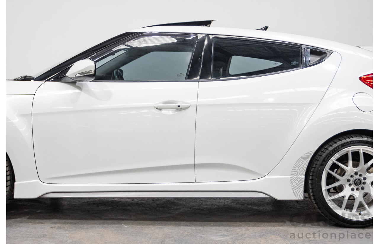 04/2015 Hyundai Veloster SR Turbo FS3 3d Coupe Storm Trooper Pearl White Turbo 1.6L