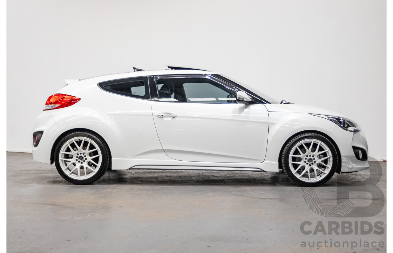 04/2015 Hyundai Veloster SR Turbo FS3 3d Coupe Storm Trooper Pearl White Turbo 1.6L