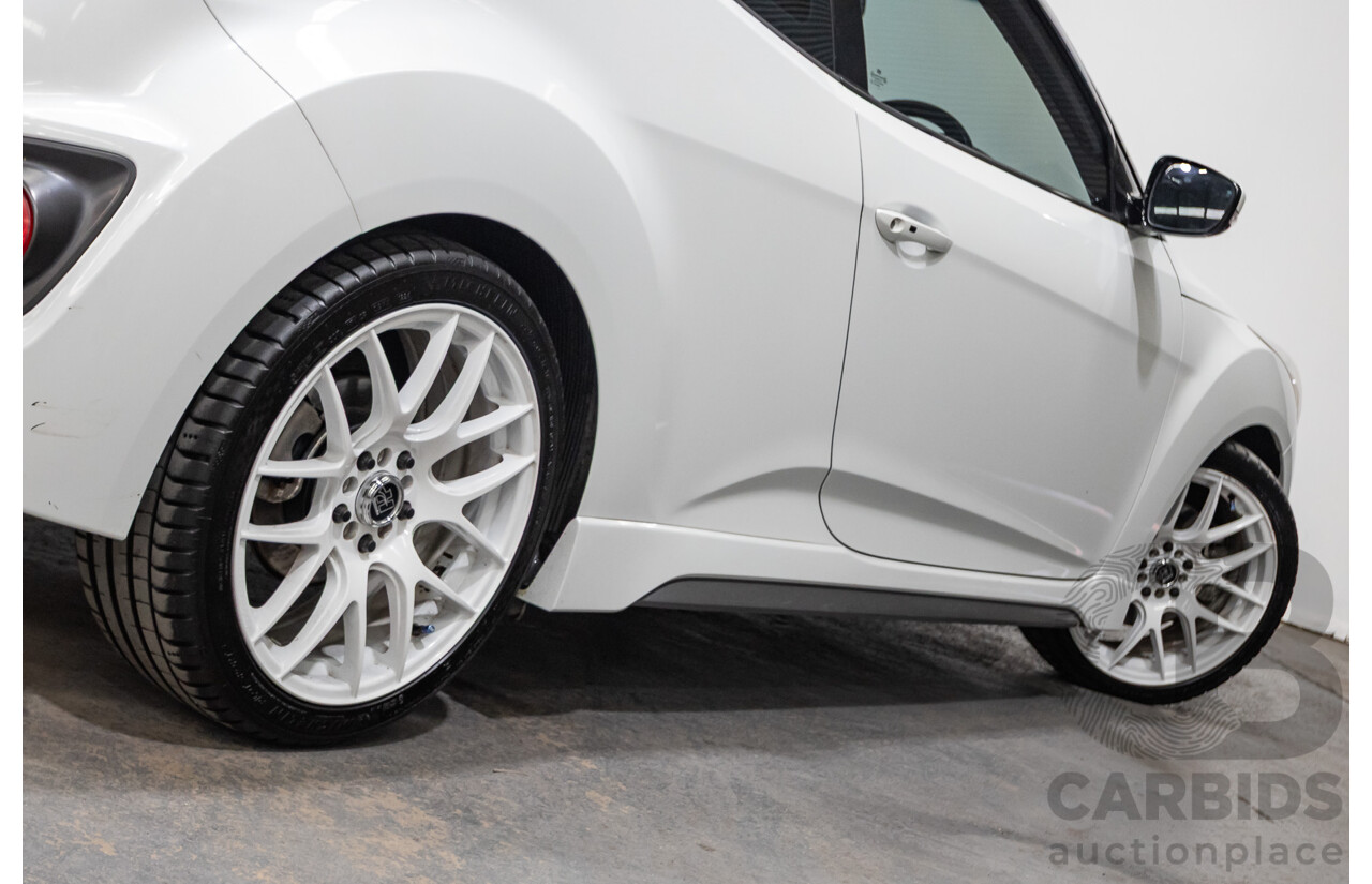 04/2015 Hyundai Veloster SR Turbo FS3 3d Coupe Storm Trooper Pearl White Turbo 1.6L