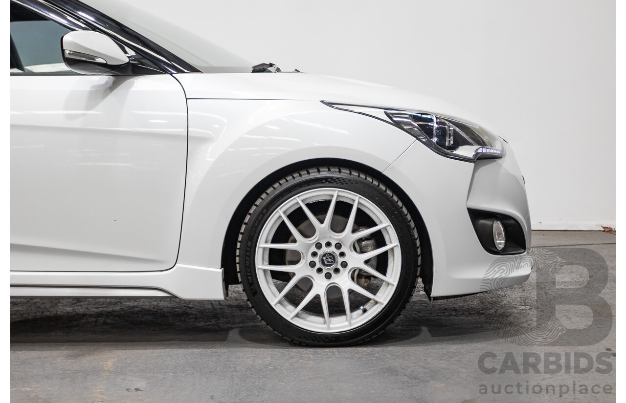 04/2015 Hyundai Veloster SR Turbo FS3 3d Coupe Storm Trooper Pearl White Turbo 1.6L