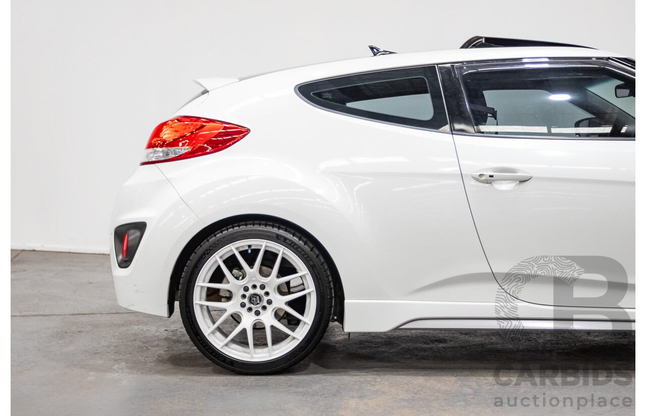 04/2015 Hyundai Veloster SR Turbo FS3 3d Coupe Storm Trooper Pearl White Turbo 1.6L