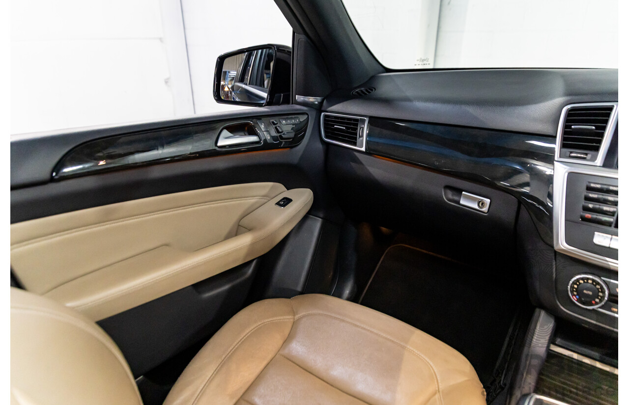 10/2014 Mercedes-Benz ML400 (4x4) 166 MY14 4d Wagon Black Obsidian Metallic Twin Turbo V6 3.0L