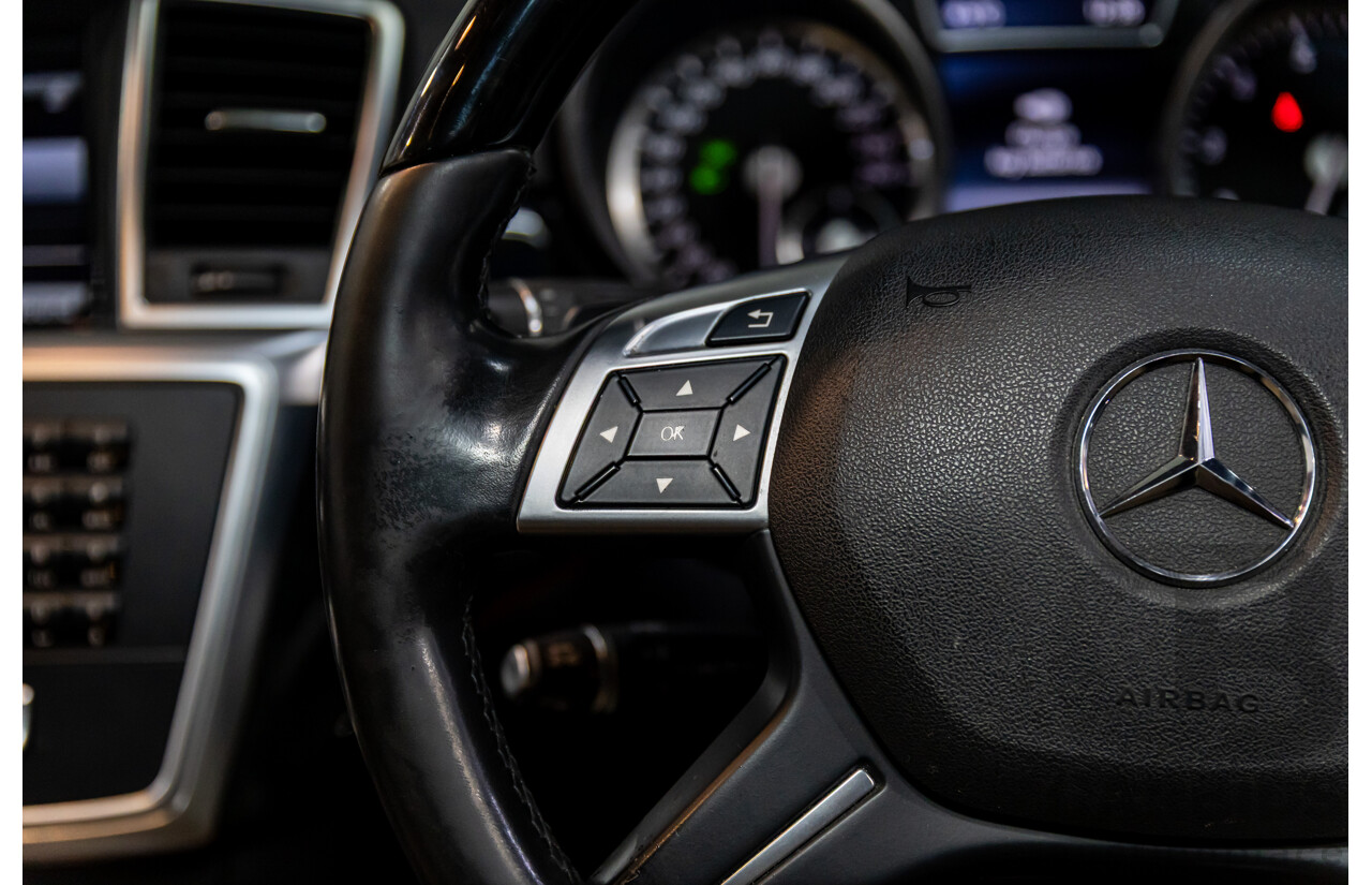 10/2014 Mercedes-Benz ML400 (4x4) 166 MY14 4d Wagon Black Obsidian Metallic Twin Turbo V6 3.0L