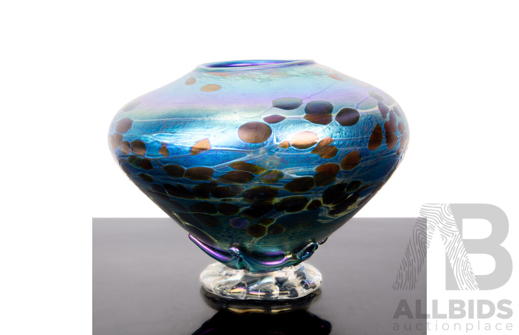 Wonderful Australian Studio Art Glass Vase by Mark Galton 1994, (d 2014) Martini Glass Studios