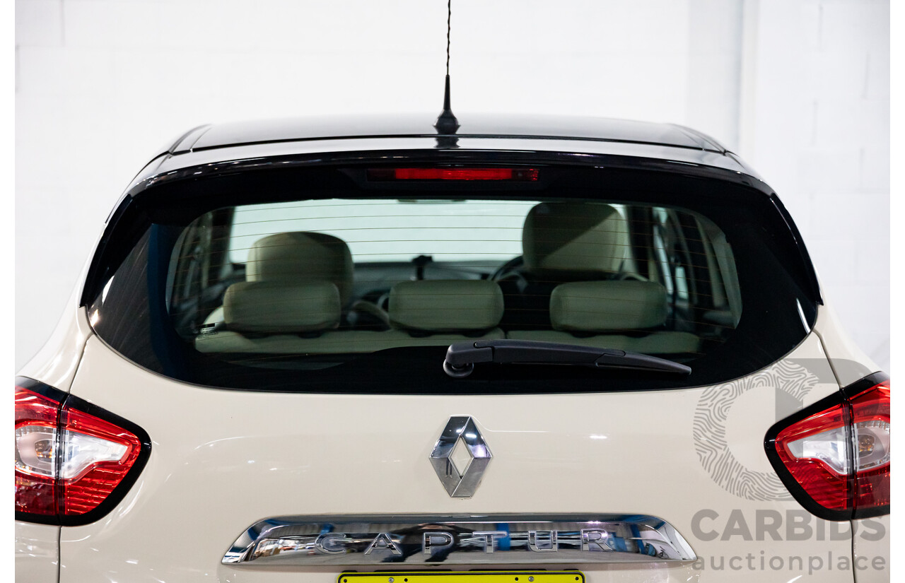 04/2017 Renault Captur Expression (FWD) J87 4d Wagon Ivory White/Diamond Black Turbo 1.2L