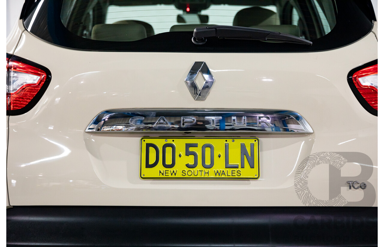 04/2017 Renault Captur Expression (FWD) J87 4d Wagon Ivory White/Diamond Black Turbo 1.2L