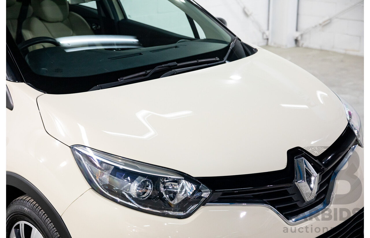 04/2017 Renault Captur Expression (FWD) J87 4d Wagon Ivory White/Diamond Black Turbo 1.2L