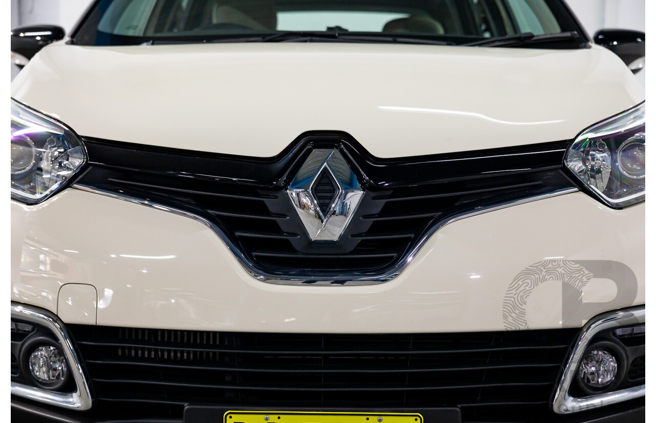 04/2017 Renault Captur Expression (FWD) J87 4d Wagon Ivory White/Diamond Black Turbo 1.2L