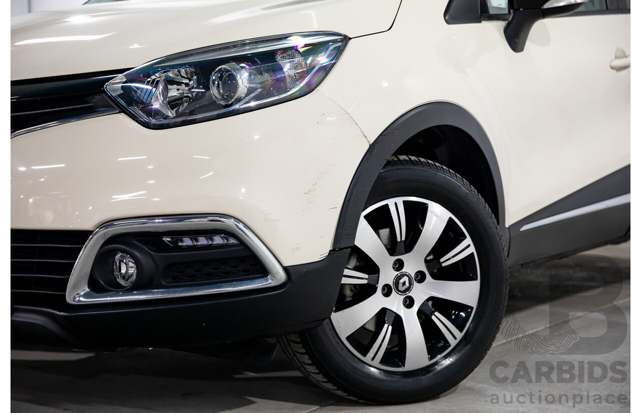 04/2017 Renault Captur Expression (FWD) J87 4d Wagon Ivory White/Diamond Black Turbo 1.2L