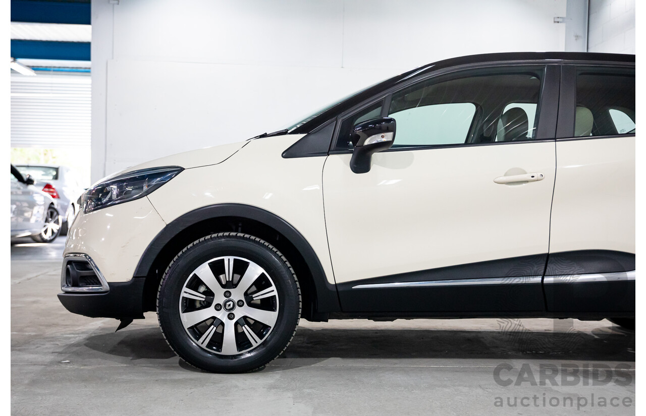 04/2017 Renault Captur Expression (FWD) J87 4d Wagon Ivory White/Diamond Black Turbo 1.2L
