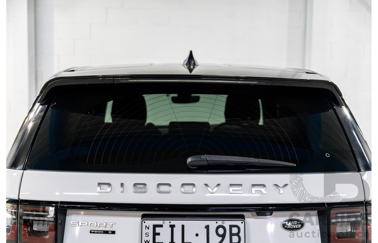 01/2020 Land Rover Discovery Sport P200 S (147kW AWD) L550 MY20.5 4d Wagon Fuji White Turbo 2.0L - 7 Seater