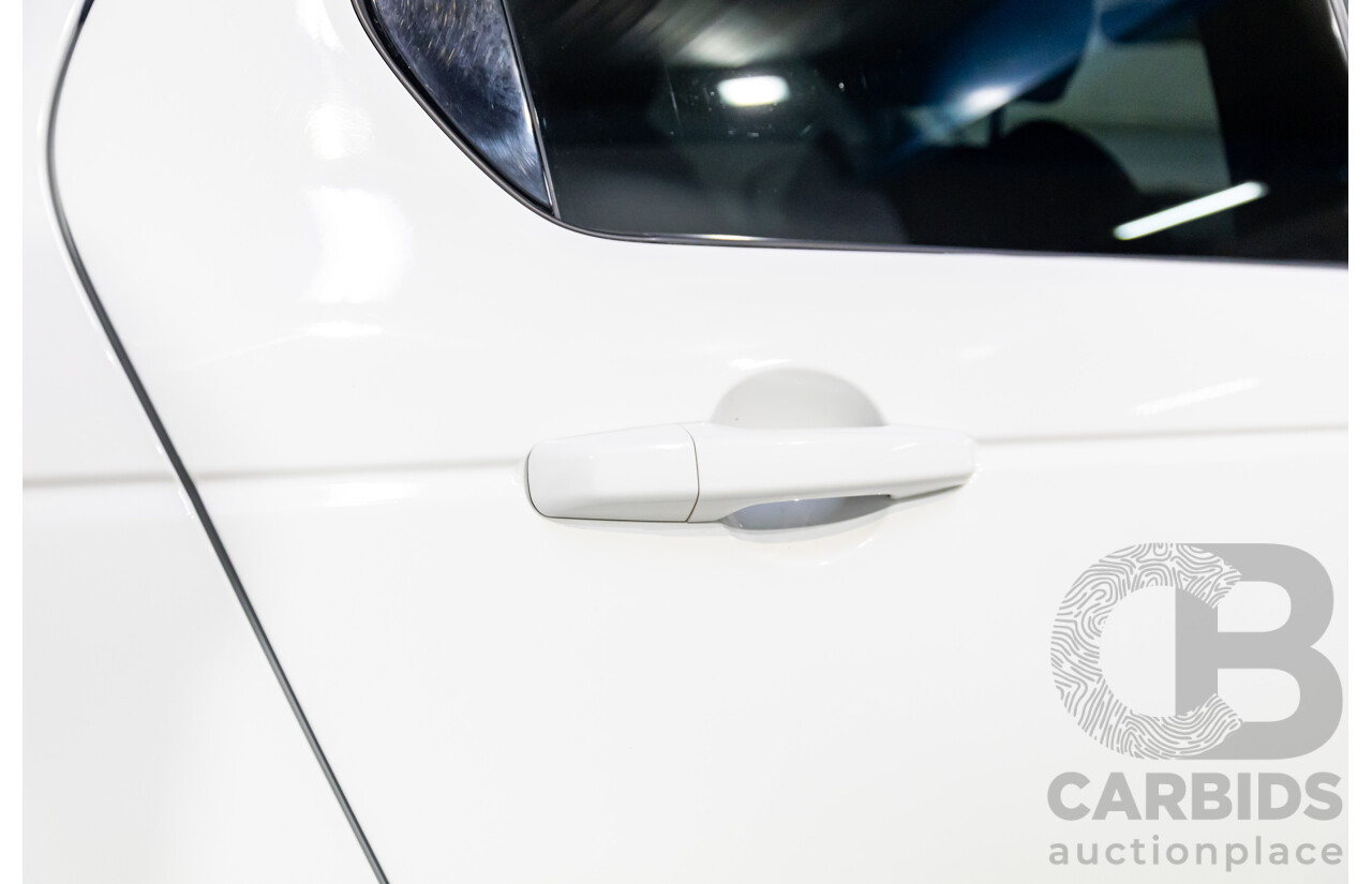 01/2020 Land Rover Discovery Sport P200 S (147kW AWD) L550 MY20.5 4d Wagon Fuji White Turbo 2.0L - 7 Seater