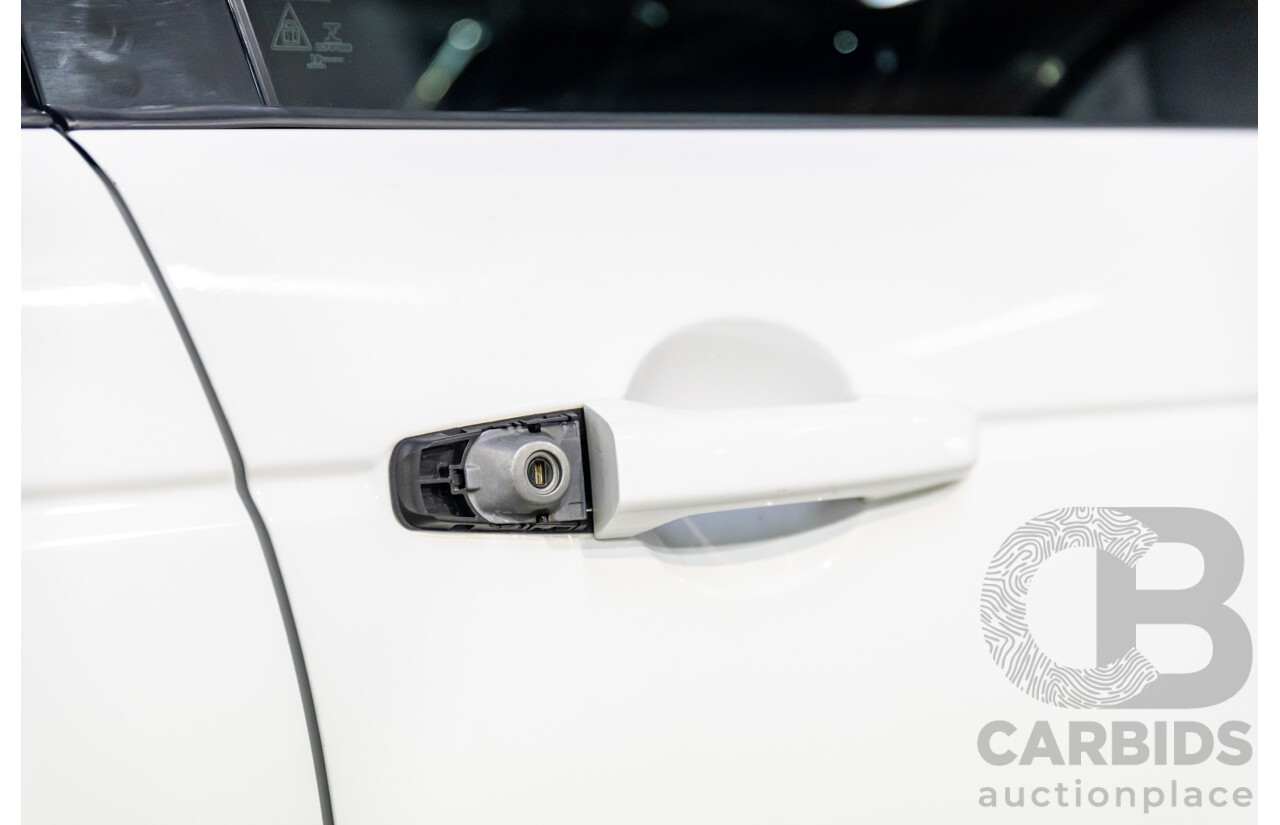 01/2020 Land Rover Discovery Sport P200 S (147kW AWD) L550 MY20.5 4d Wagon Fuji White Turbo 2.0L - 7 Seater