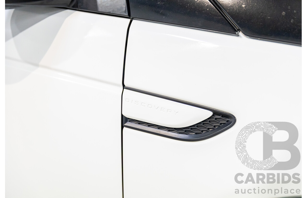 01/2020 Land Rover Discovery Sport P200 S (147kW AWD) L550 MY20.5 4d Wagon Fuji White Turbo 2.0L - 7 Seater