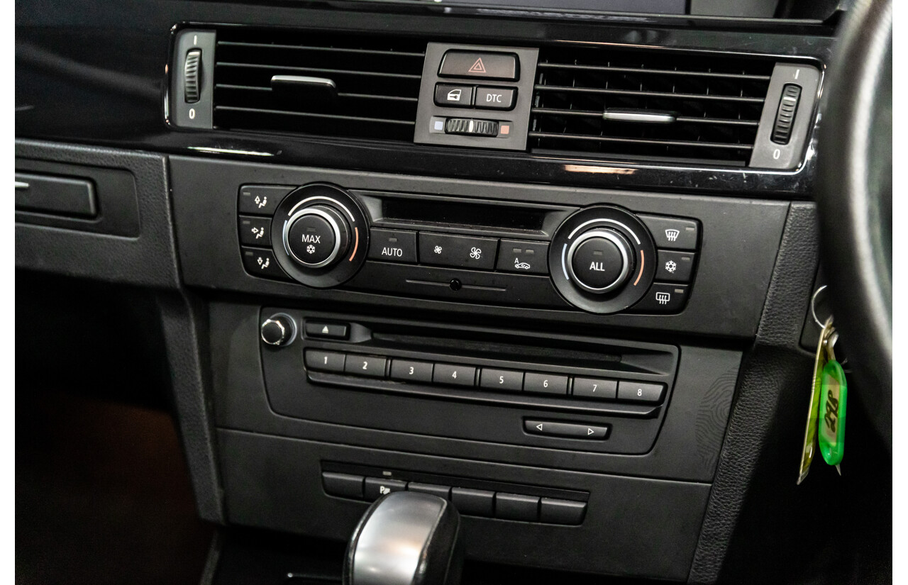 12/2009 BMW 320i Executive E90 MY09 4d Sedan Bluewater Metallic 2.0L
