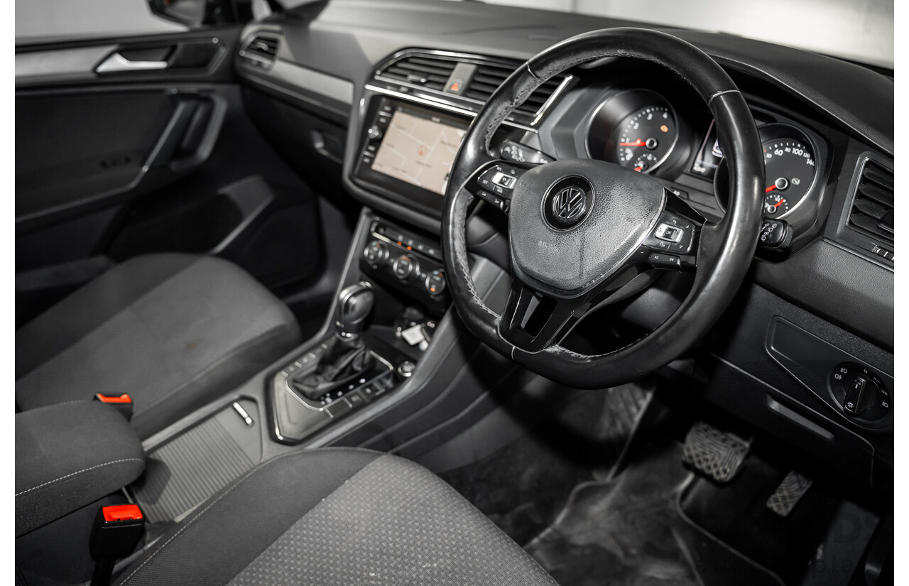 07/2018 Volkswagen Tiguan Allspace 110 TSI Comfortline (FWD) 5NA MY18 4d Wagon Deep Black Pearl Turbo 1.4L