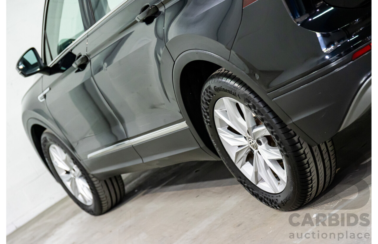 07/2018 Volkswagen Tiguan Allspace 110 TSI Comfortline (FWD) 5NA MY18 4d Wagon Deep Black Pearl Turbo 1.4L