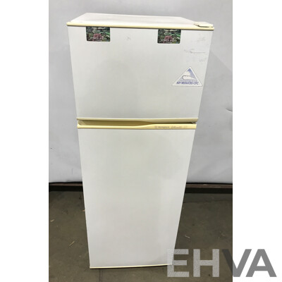 Westinghouse Silhouette 221 Litre Fridge