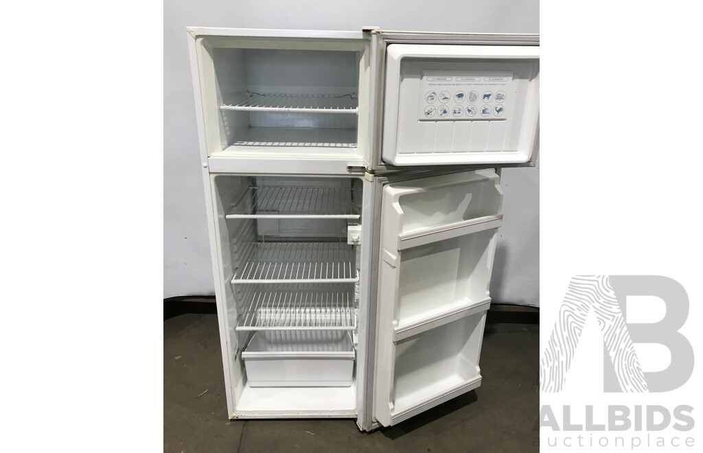 Westinghouse Silhouette 221 Litre Fridge