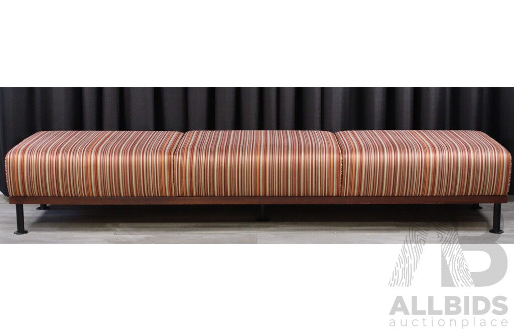 Modern Upholstered Gallery Bench with Fabric Upholstered Top