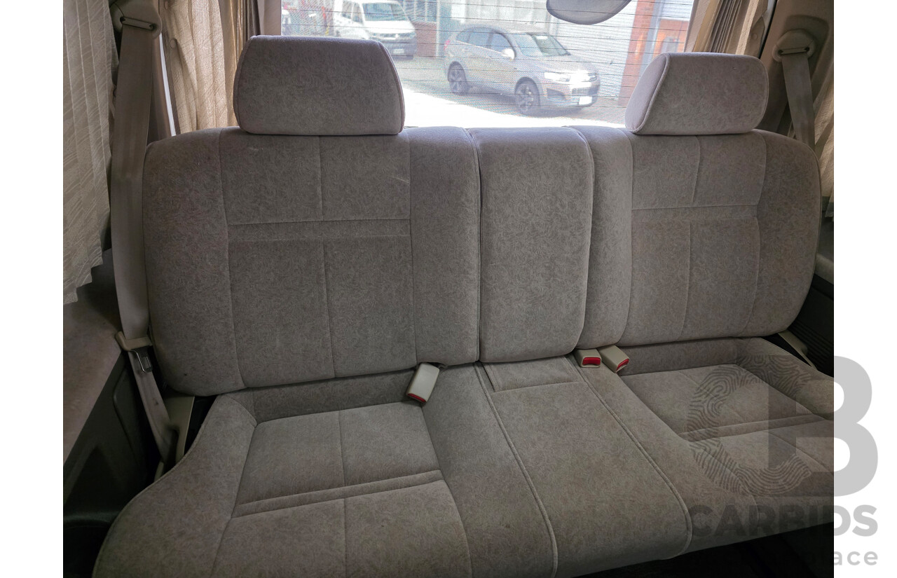 10/1999  Toyota Grand Hiace Van Beige 3.4L - 8 Seater Imported