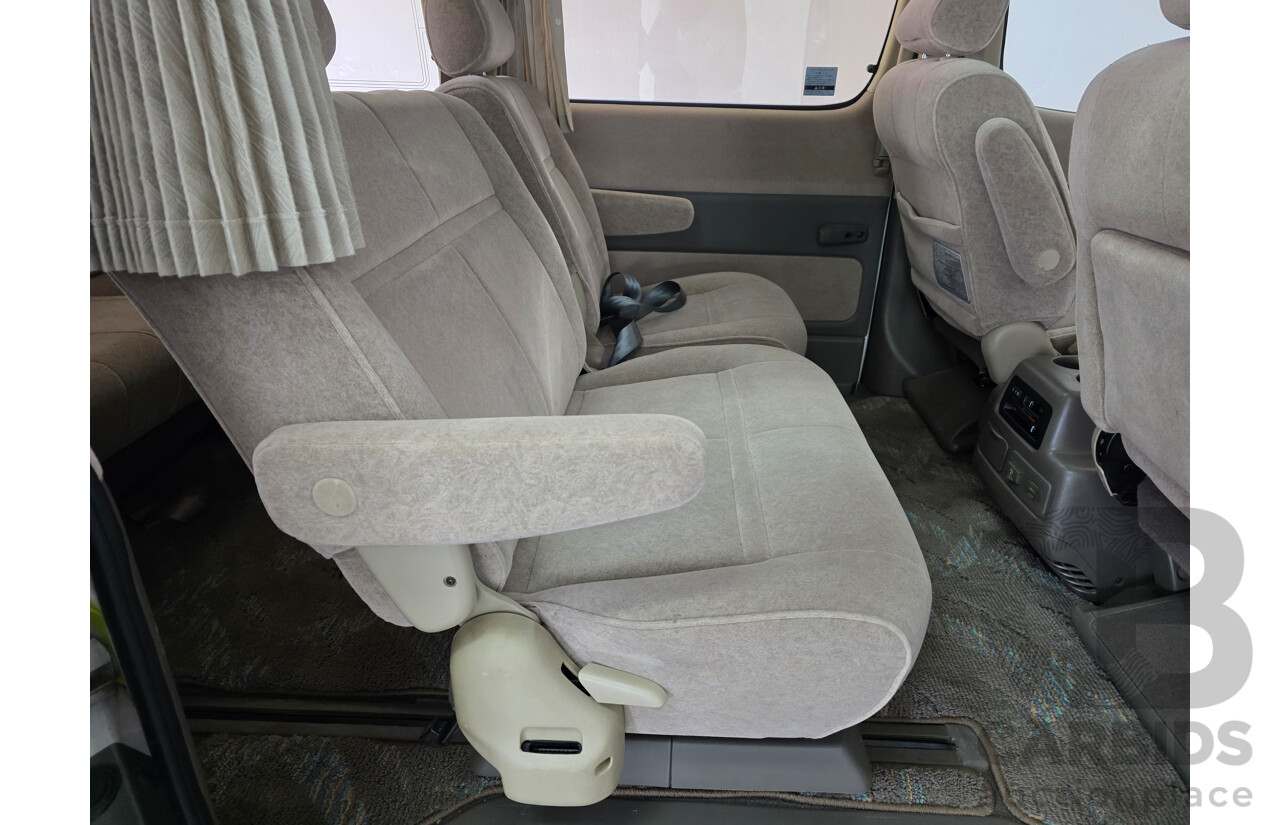 10/1999  Toyota Grand Hiace Van Beige 3.4L - 8 Seater Imported