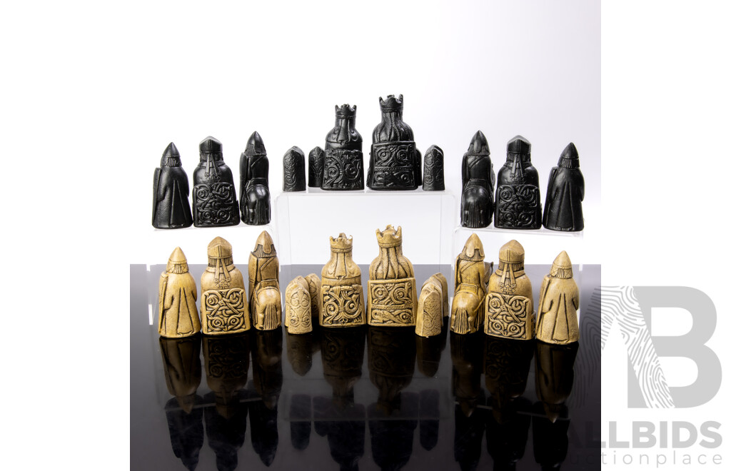 Retro Lewis Chess Men Inspired Complete Chess Set