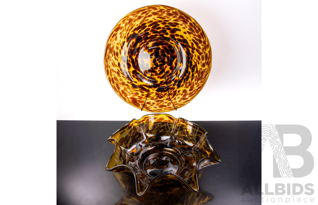 Large Amber Art Glass Dish with Mottled Detail and Fluted Form Along with Matching Charger