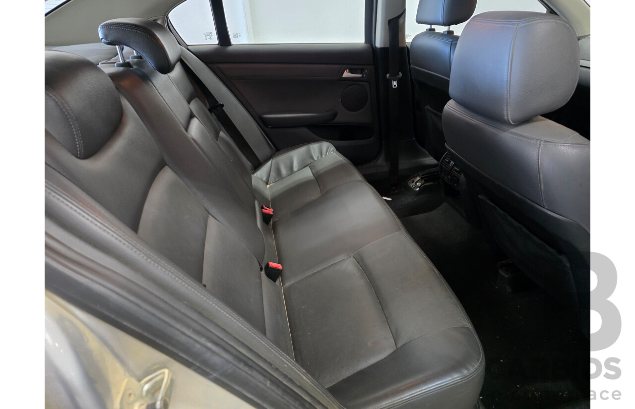 5/2010 Holden Commodore International VE MY10 4d Sedan Silver  3.0L