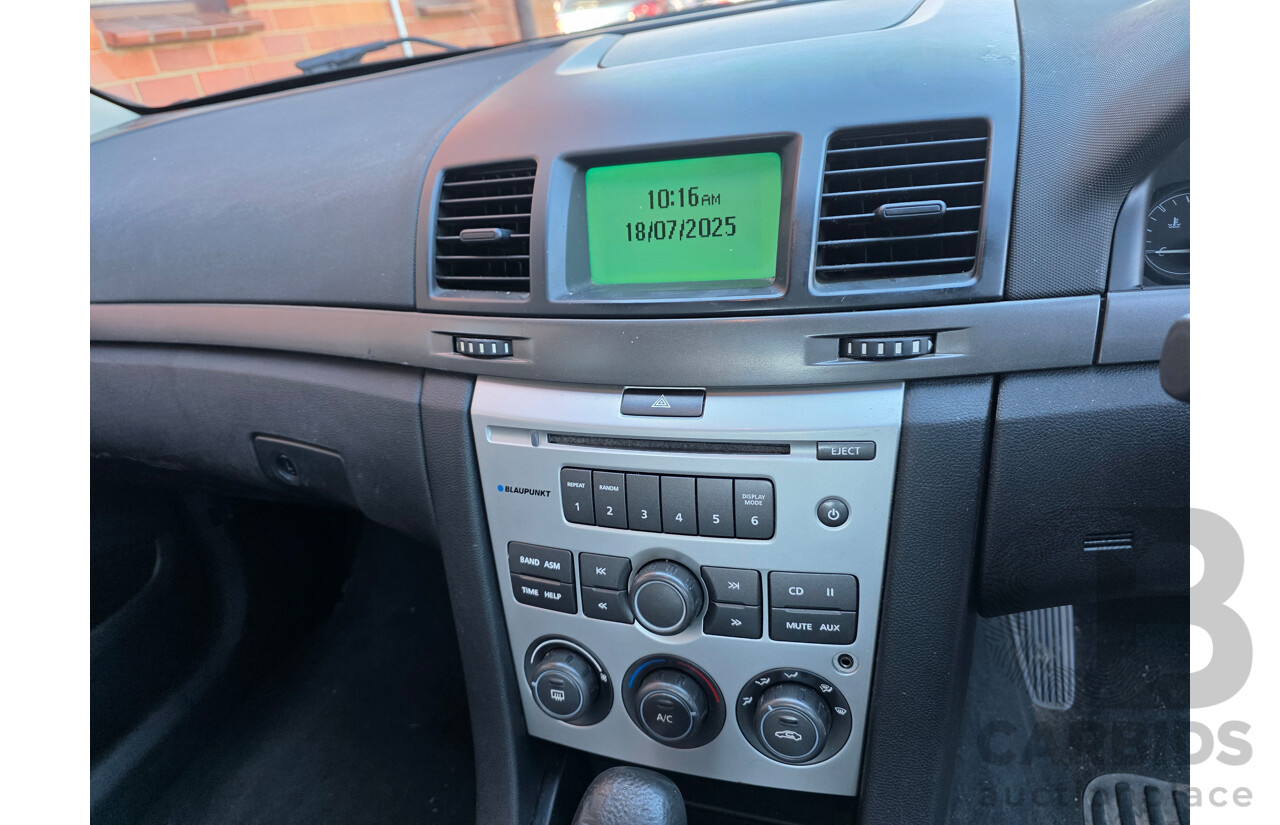 5/2010 Holden Commodore International VE MY10 4d Sedan Silver  3.0L