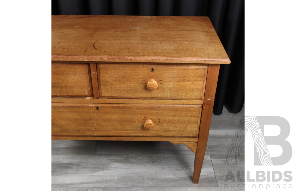 Late Edwardian Elevated Oak Chest of Three Drawers