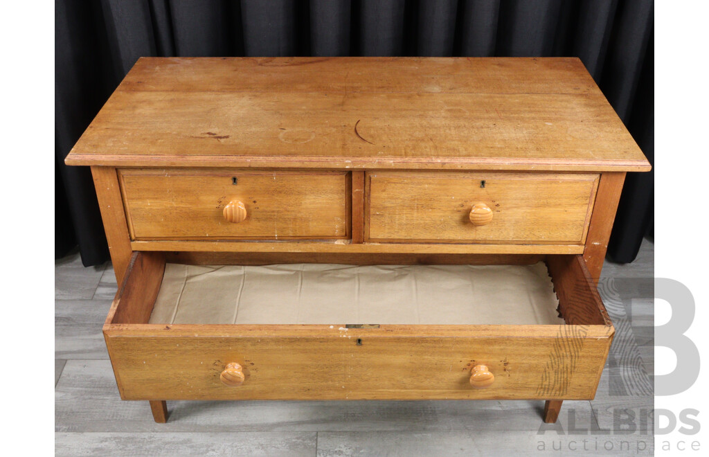 Late Edwardian Elevated Oak Chest of Three Drawers
