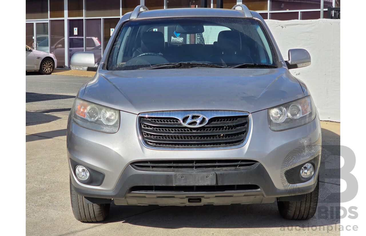 4/2010 Hyundai Santa Fe Highlander CRDi (4x4) CM MY10 4d Wagon Silver Turbo Diesel 2.2L - 7 Seats