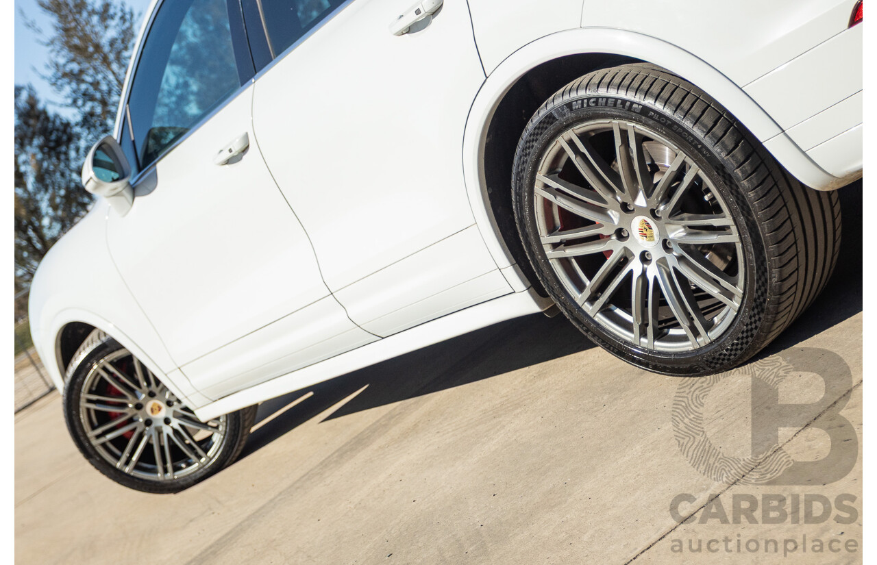 1/2015 Porsche Cayenne Turbo Series 2 (AWD) 92A MY15 4d Wagon White Twin Turbo V8 4.8L