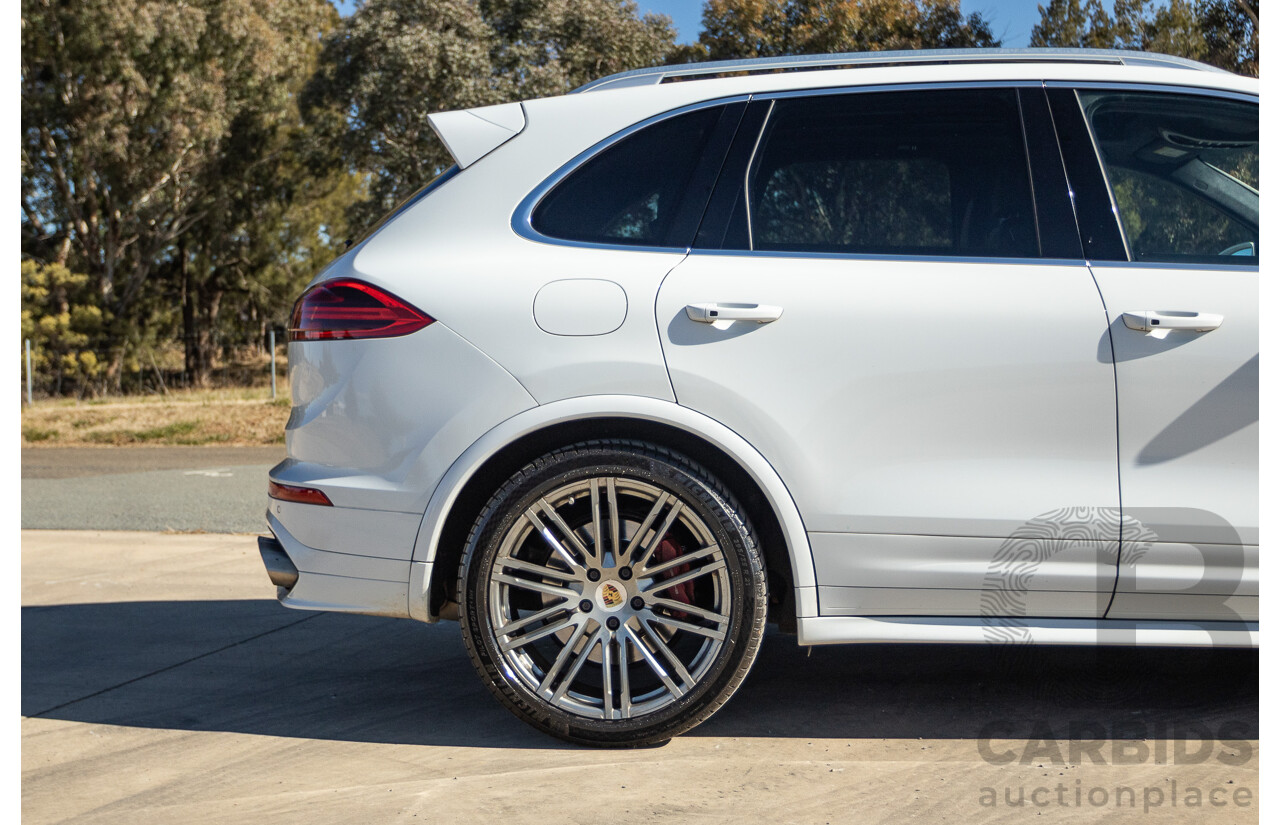 1/2015 Porsche Cayenne Turbo Series 2 (AWD) 92A MY15 4d Wagon White Twin Turbo V8 4.8L