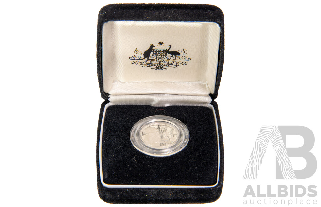 Australian 1988 $2 coin introduction Silver coin.