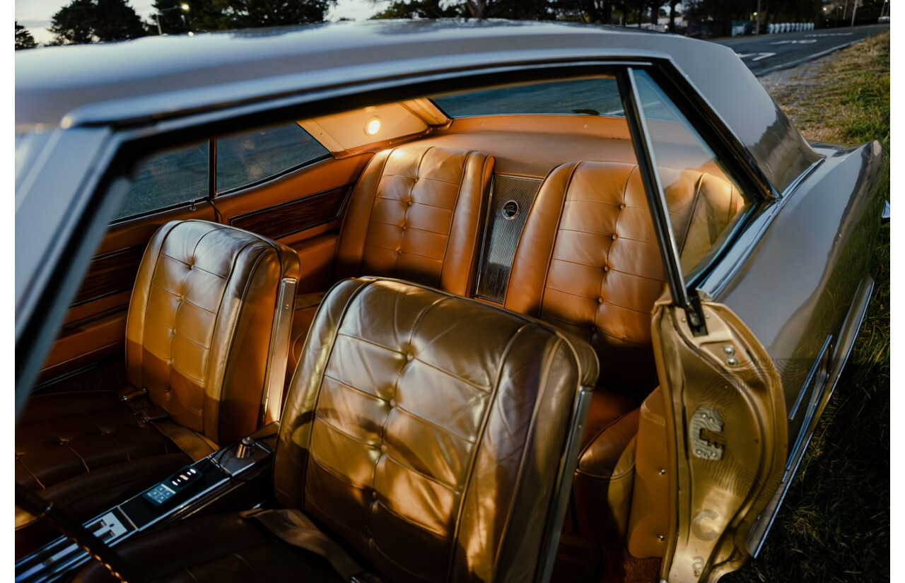 01/1963 Buick Riviera First Gen 2d Hardtop Coupe  Bronze Mist 445 Wildcat V8 7.0L