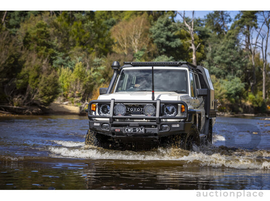 ARB Bullbar Black (Part No. 3412450) to LANDCRUSIER 70 SERIES  - Brand New - RRP $1787.00