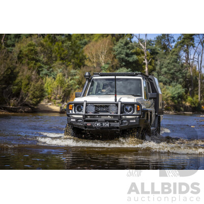 ARB Bullbar Black (Part No. 3412450) to LANDCRUSIER 70 SERIES  - Brand New - RRP $1787.00