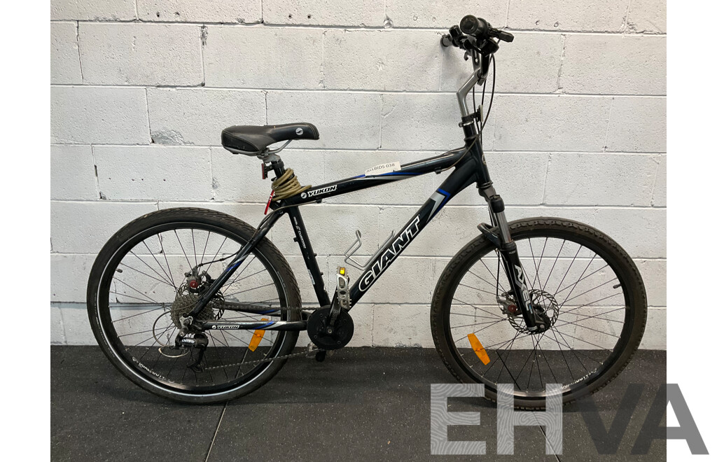 GIANT Yukon Mountain Bike