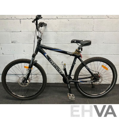 GIANT Yukon Mountain Bike