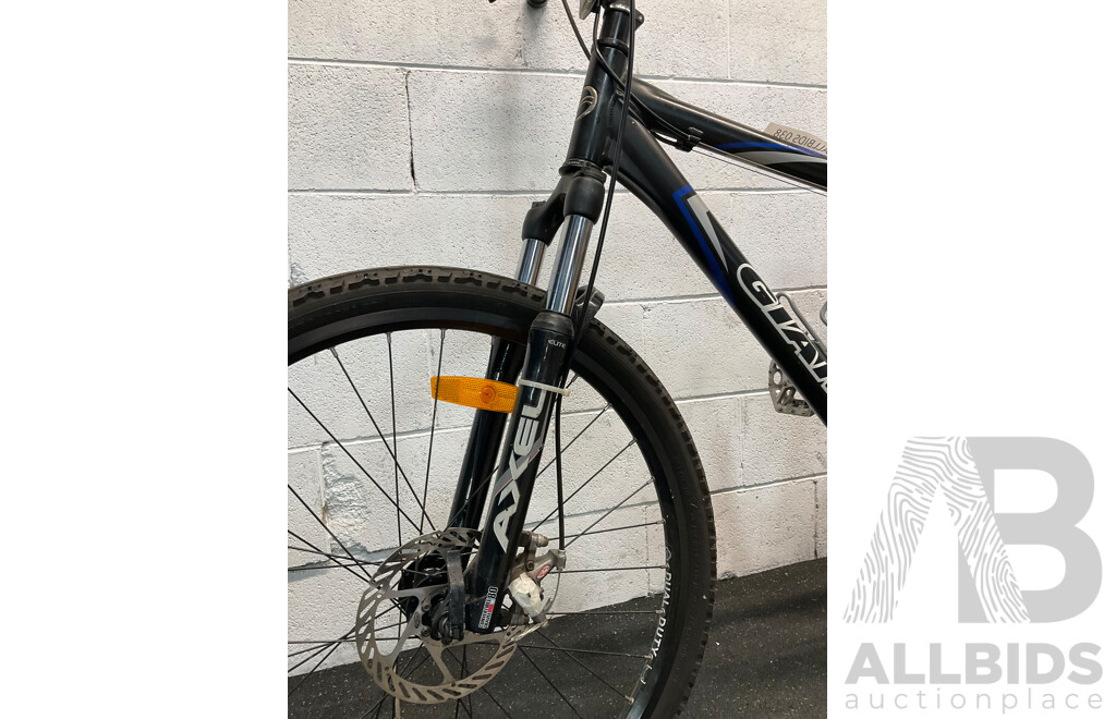 GIANT Yukon Mountain Bike