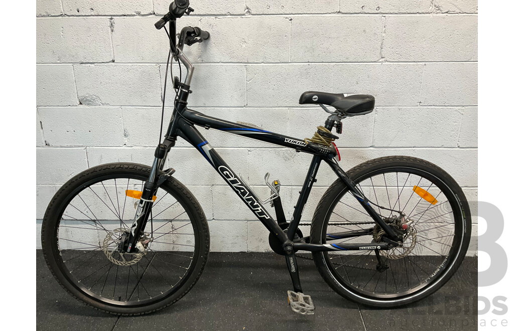 GIANT Yukon Mountain Bike