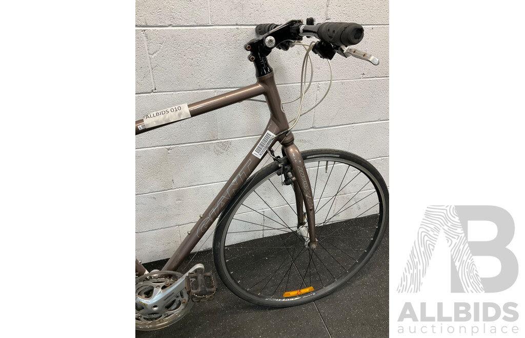 GIANT CRX Three Road Bike
