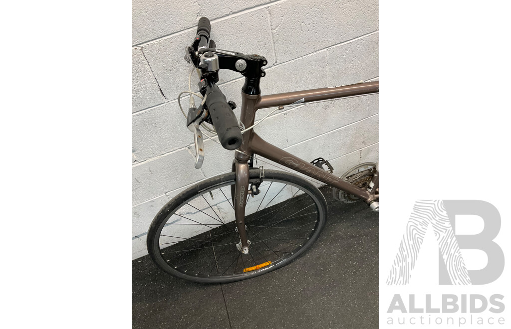 GIANT CRX Three Road Bike
