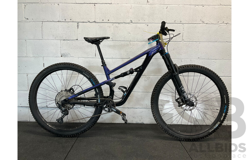 POLYGON SISKIU Size M Mountain Bike - ORP $3599