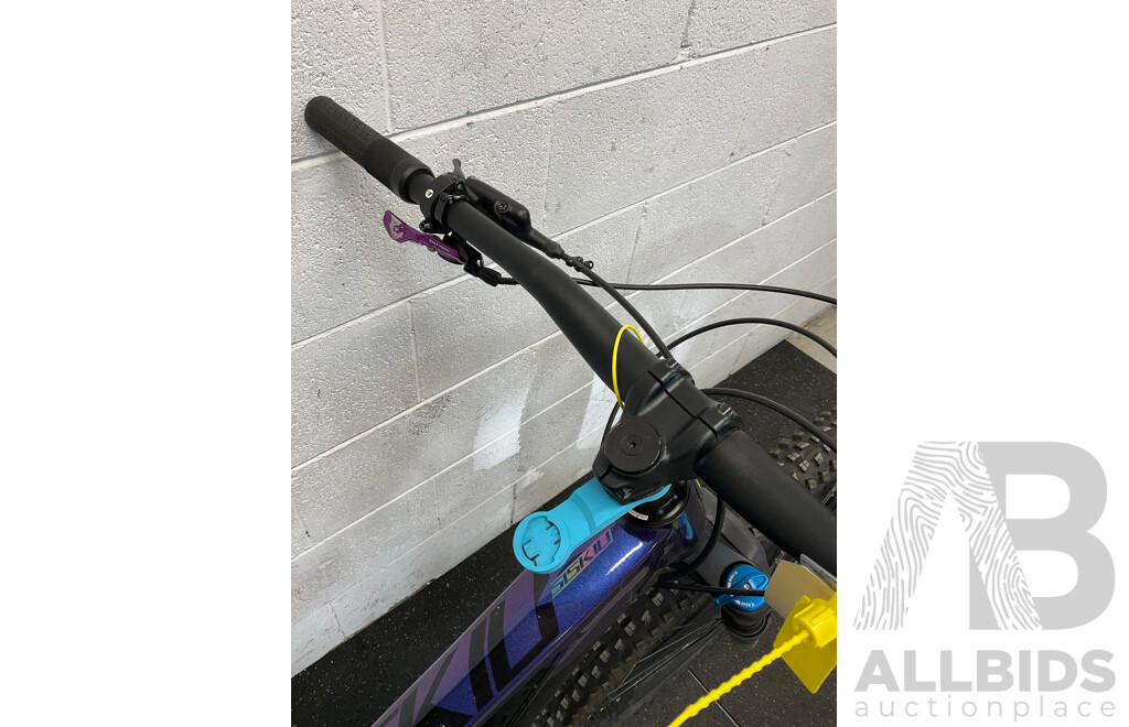 POLYGON SISKIU Size M Mountain Bike - ORP $3599
